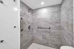 3050 Sunrise Lakes Dr Unit, Sunrise, FL 33322 - Photo 7