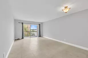 3050 Sunrise Lakes Dr Unit, Sunrise, FL 33322 - Photo 5