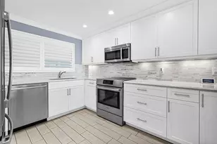 5100 Bayview Dr, Fort Lauderdale, FL 33308 - Photo 9