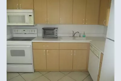 2314 S Cypress Bend Drive #613, Pompano Beach, FL 33069 - Photo 3