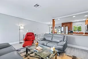 81 NW 37th St, Oakland Park, FL 33309 - Photo 11