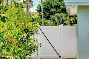 81 NW 37th St, Oakland Park, FL 33309 - Photo 31