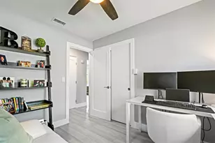 81 NW 37th St, Oakland Park, FL 33309 - Photo 23