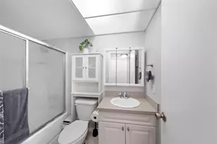 8880 Sunrise Lakes Blvd, Sunrise, FL 33322 - Photo 15