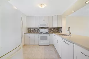 111 SE 3 Ave Unit, Dania Beach, FL 33004 - Photo 11