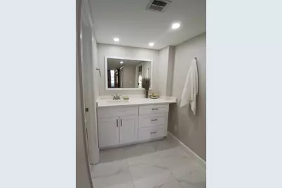 907 Cypress Terrace #104, Pompano Beach, FL 33069 - Photo 11