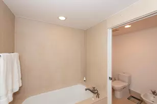 6899 Collins Ave, Miami Beach, FL 33141 - Photo 15