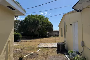 958 W 4th St, Riviera Beach, FL 33404 - Photo 11