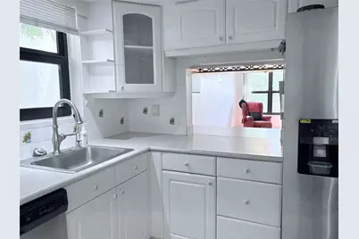 2306 S Cypress Bend Drive #319, Pompano Beach, FL 33069 - Photo 9