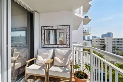 18021 Biscayne Boulevard #504, North Miami Beach, FL 33160 - Photo 11