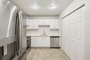 1091 Manor Dr, Palm Springs, FL 33461 - Photo 7