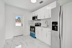 3060 NE 12th Ave, Pompano Beach, FL 33064 - Photo 11