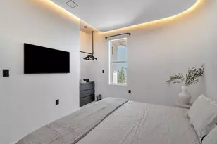 120 NE 25th St, Miami, FL 33137 - Photo 13
