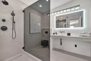 120 NE 25th St, Miami, FL 33137 - Photo 9