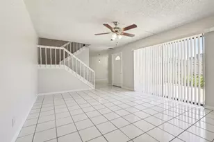 1660 Forest Lakes Cir, West Palm Beach, FL 33406 - Photo 3