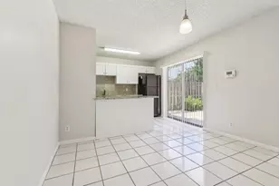 1660 Forest Lakes Cir, West Palm Beach, FL 33406 - Photo 11