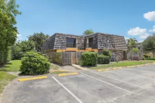 1660 Forest Lakes Cir, West Palm Beach, FL 33406 - Photo 41