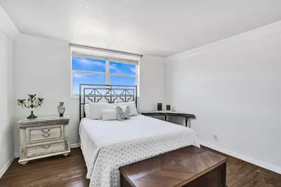 1051 Hillsboro Mile #809E, Pompano Beach, FL 33062 - Photo 15