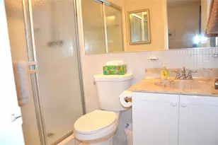255 S Cypress Rd, Pompano Beach, FL 33060 - Photo 19