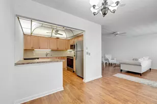 267 Wellington J, West Palm Beach, FL 33417 - Photo 5