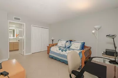 230 Lakeview Drive #201, Weston, FL 33326 - Photo 17