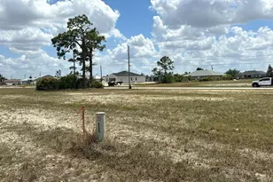 537 NW 15th Terrace, Cape Coral, FL 33993 - Photo 7