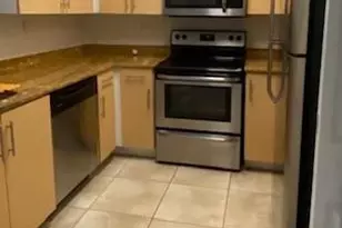 151 SW 117th Ave, Pembroke Pines, FL 33025 - Photo 9