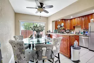 9725 NW 26th Ct, Sunrise, FL 33322 - Photo 3