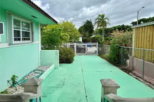430 NE 75th St, Miami, FL 33138 - Photo 7