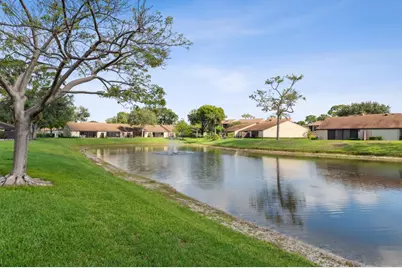 608 Sea Pine Way #D2, Greenacres, FL 33415 - Photo 13