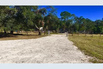 580 N Zambria Street, Clewiston, FL 33440 - Photo 1