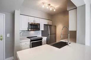 1040 Seminole Dr, Fort Lauderdale, FL 33304 - Photo 3