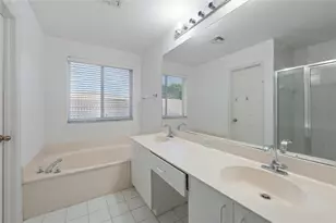 10772 SW 14th Pl, Davie, FL 33324 - Photo 15