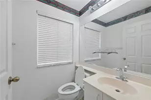 10772 SW 14th Pl, Davie, FL 33324 - Photo 13