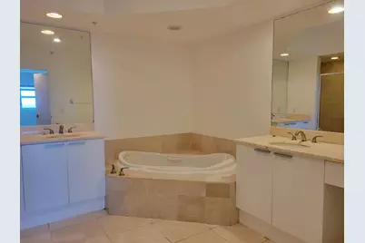 15051 Royal Oaks Lane #902, North Miami, FL 33181 - Photo 5