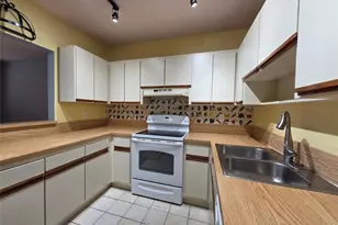 817 SE 12th Ct, Fort Lauderdale, FL 33316 - Photo 9