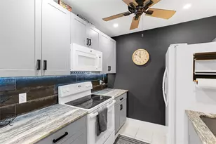 825 NW 13th St, Boca Raton, FL 33486 - Photo 11