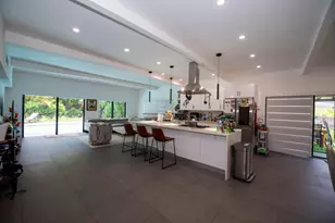 18560 NE 20th Ct, North Miami Beach, FL 33179 - Photo 9