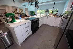 18560 NE 20th Ct, North Miami Beach, FL 33179 - Photo 7