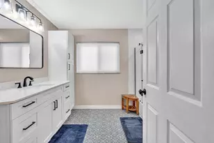 1311 NE 42nd St, Oakland Park, FL 33334 - Photo 43