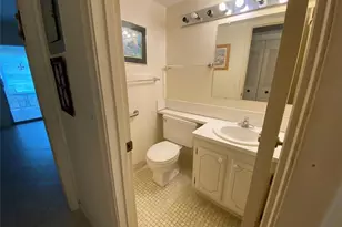 2025 Berkshire B Unit, Deerfield Beach, FL 33442 - Photo 7