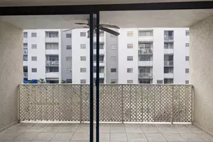 8185 NW 7th St, Miami, FL 33126 - Photo 7