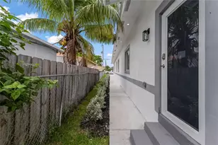 5250 SW 18th St, West Park, FL 33023 - Photo 31