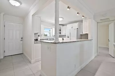 1051 Hillsboro Mile #305E, Pompano Beach, FL 33062 - Photo 9