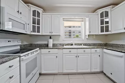 1051 Hillsboro Mile #305E, Hillsboro Beach, FL 33062 - Photo 11