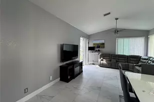 1102 SW 158th Ave, Pembroke Pines, FL 33027 - Photo 5