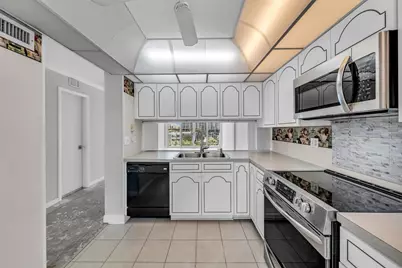 800 SE 4 Street #405, Fort Lauderdale, FL 33301 - Photo 9