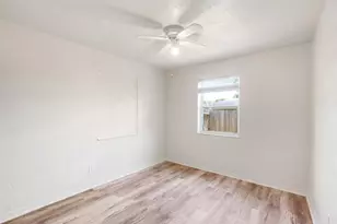 140 SE Serenata Ct, Port Saint Lucie, FL 34983 - Photo 25