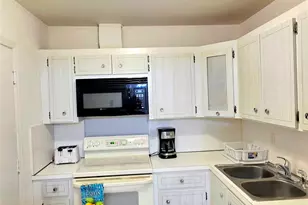 2230 NE 56th Pl, Fort Lauderdale, FL 33308 - Photo 9