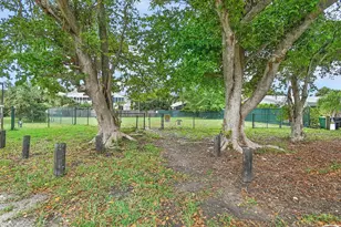 200 N El Mar Dr, Jensen Beach, FL 34957 - Photo 35